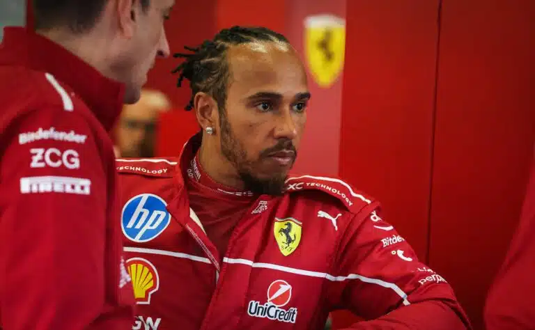 Lewis Hamiltonilta tunteikas hetki ennen uutta kautta