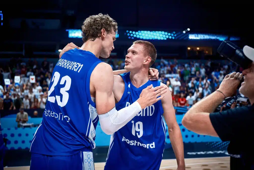 Päihittävätkö hiihtäjät Susijengin äänestyksessä vuoden joukkueesta?