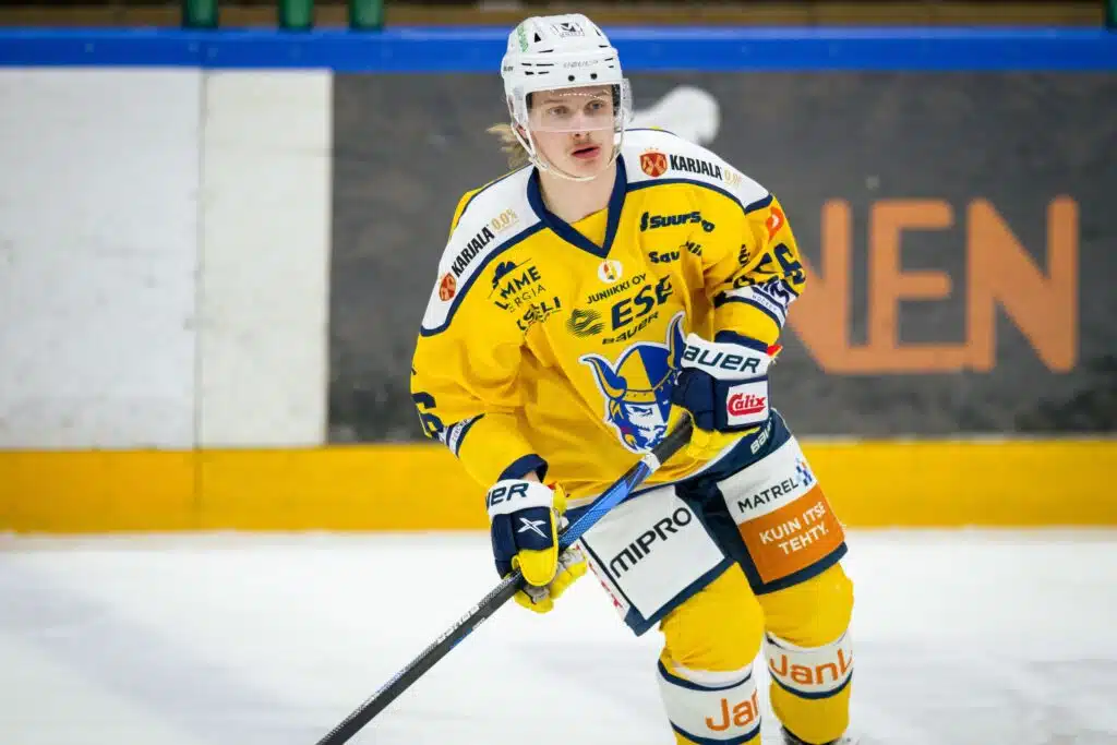 NHL:ssä pelaajakauppa – suomalaislupaus vaihtaa ”suomalaisseuraan”