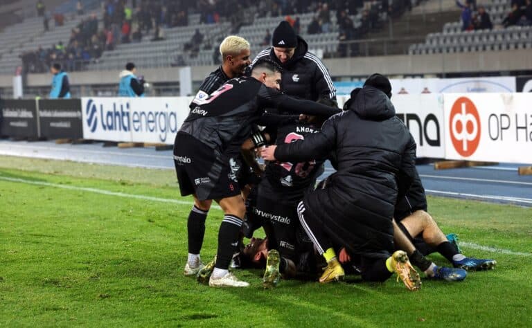 Veikkausliiga-nousija nappasi pelaajan mestarin riveistä