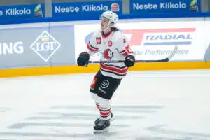 NHL-taustainen suomalaistähti isoissa siirtohuhuissa - vaihtuuko seura kesken kauden? Lausannen suomalaispuolustaja Sami Niku