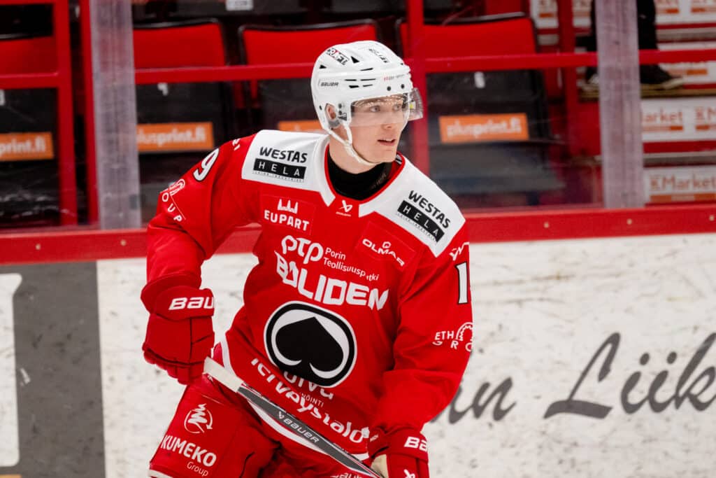 Liigasta jättimäinen sopimusuutinen