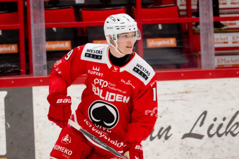 Liigasta jättimäinen sopimusuutinen