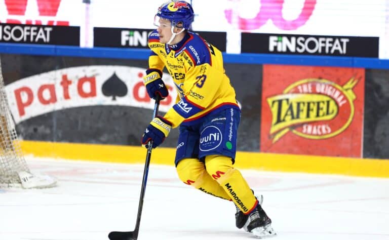 Jukurit kiinnitti kultakimpaleensa jatkosopimuksella – ”Poikkeuksellinen talentti” Jukurit kiinnitti kultakimpaleensa jatkosopimuksella – ”Poikkeuksellinen talentti”