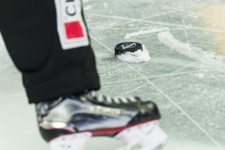 Kova paljastus – joku ei käytä jääkiekon SM-liigassa munasuojia