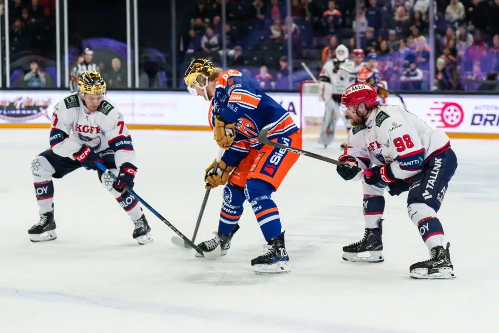 Tappara-pomolta selvää tekstiä SM-liigan pelaajamarkkinoista