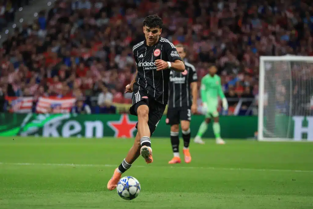 Nuori sensaatiopelaaja halutaan Valioliigaan – hintapyyntö on mieletön