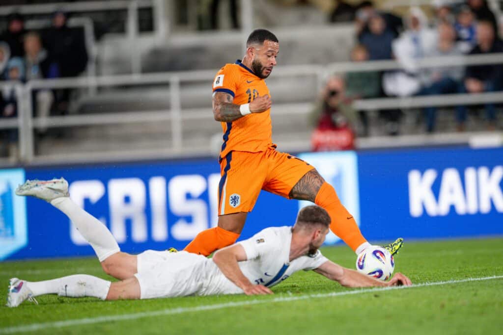 Synkkä alku – Huuhkajat tiukassa mankelissa