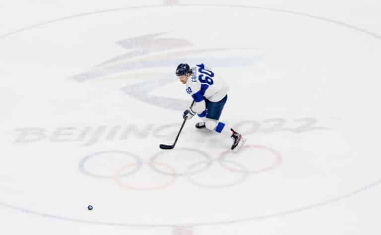 Huippukautta Sveitsissä kiekkoilevalle kulta-Leijonalle jatkosopimus