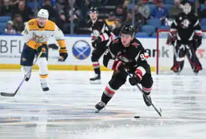 Jarmo Kekäläinen kiinnittämässä luottopelurin pitkällä jatkosopimuksella