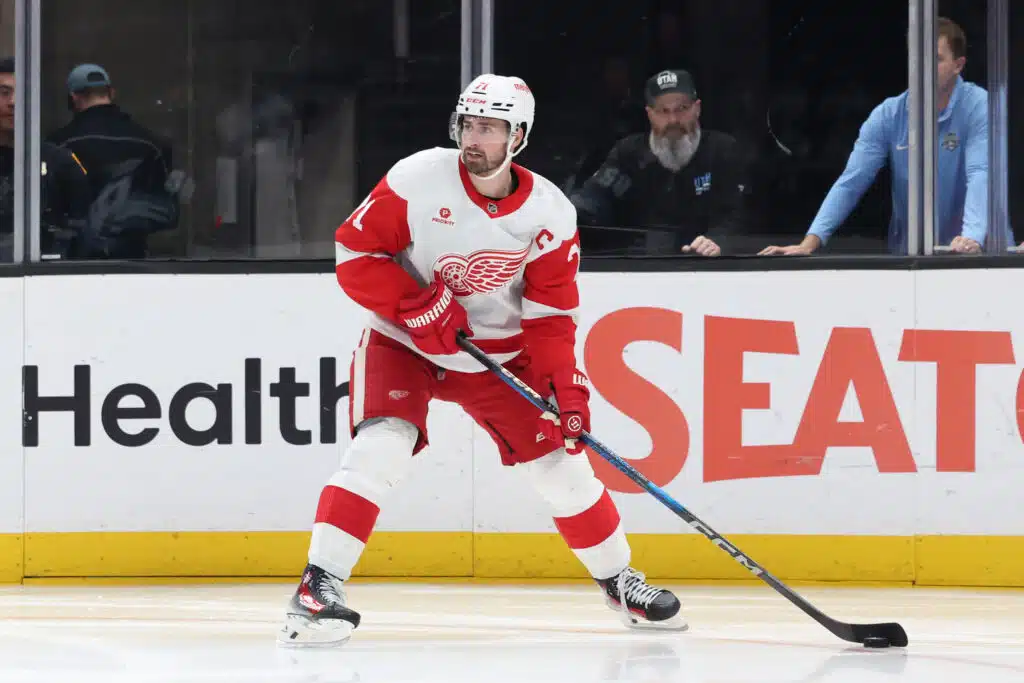 Jättimäinen valinta - NHL-tähti sai hurjan kunnianosoituksen Jättimäinen valinta – NHL-tähti sai hurjan kunnianosoituksen