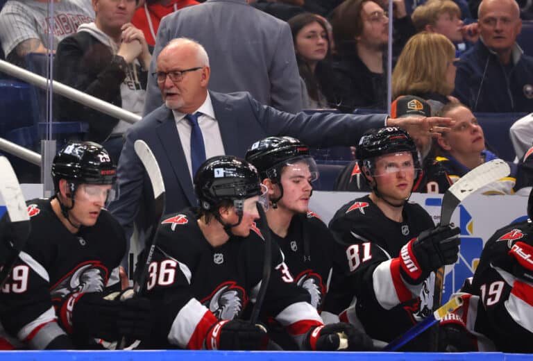 Legendaarinen NHL-valmentaja latasi tiukkaa tekstiä