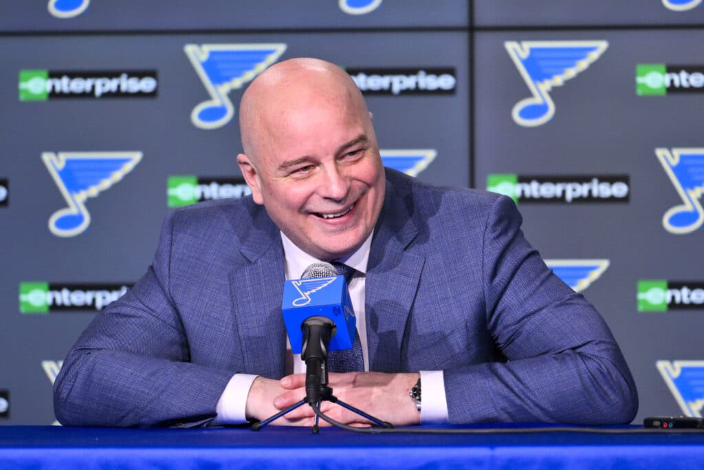 Tähtivalmentaja penkitti superlupauksen – kertoi brutaalin syyn