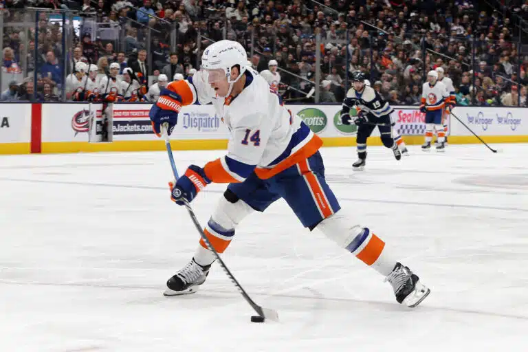 New York Islanders-hyökkääjä kurinpidon kynsiin
