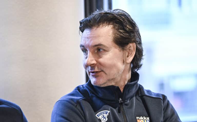 Naisleijonat: täydellinen saldo Naisleijonat: täydellinen saldo