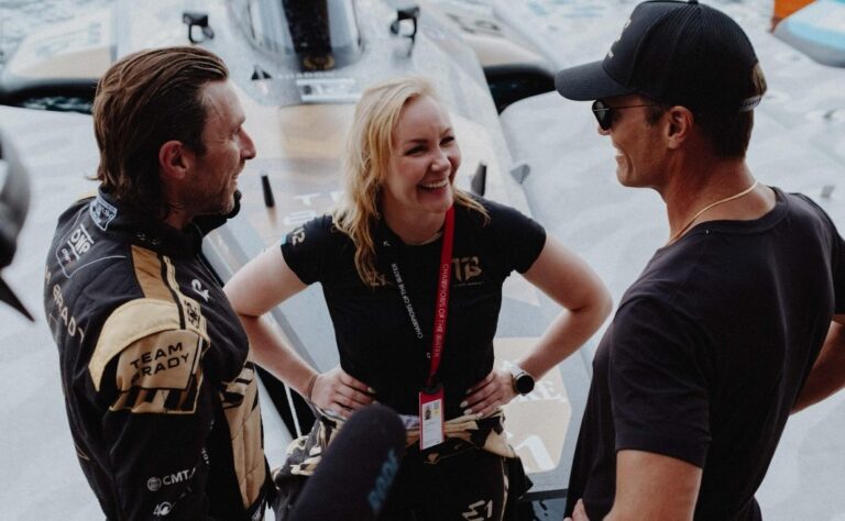 Urheilulegenda Tom Brady pudotteli huimia ylisanoja suomalaistähdelle – "En voisi olla ylpeämpi" Urheilulegenda Tom Brady pudotteli huimia ylisanoja suomalaistähdelle – ”En voisi olla ylpeämpi”