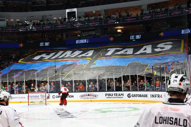 Jokerit palasi areenalle – tässä illan yleisömäärä