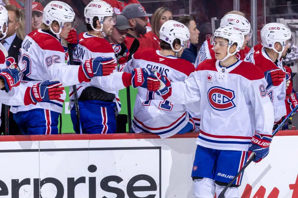 Oliver Kapanen komeilee NHL:n tulokkaiden maalipörssin kärkipaikalla