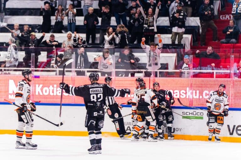 TPS lainasi isokokoisen ruotsalaispakin