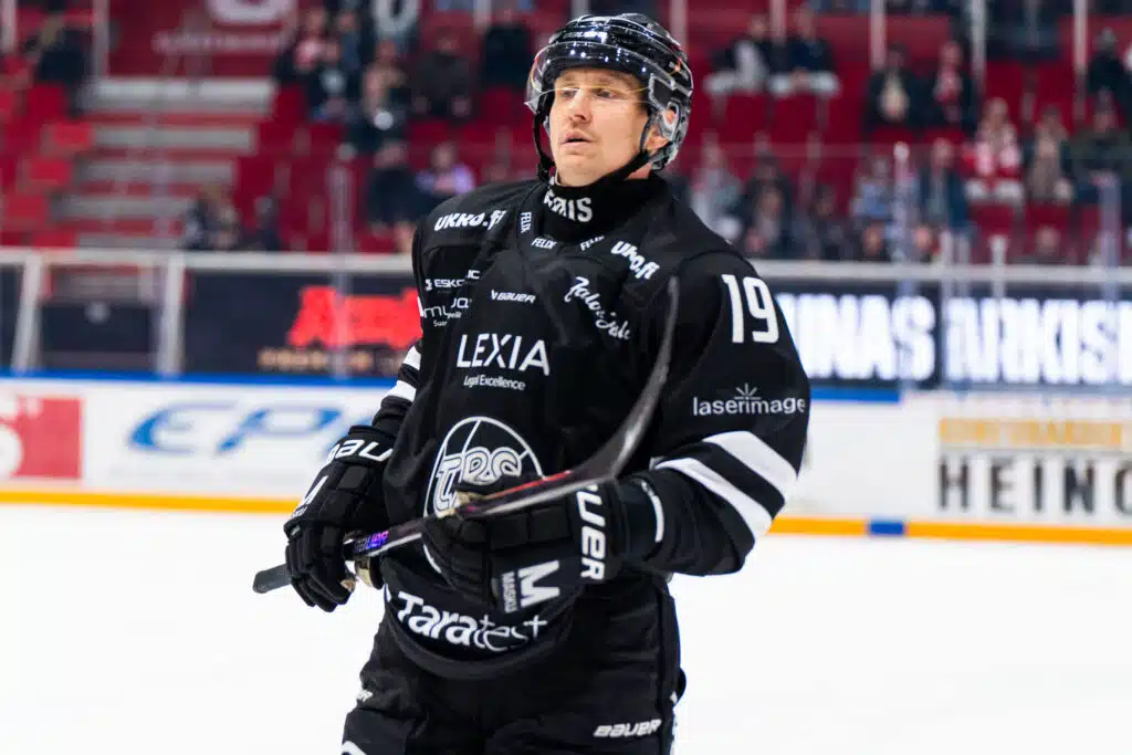 Veli-Matti Savinainen osoitti tukensa Vilma Nissiselle Atleetin haastattelussa