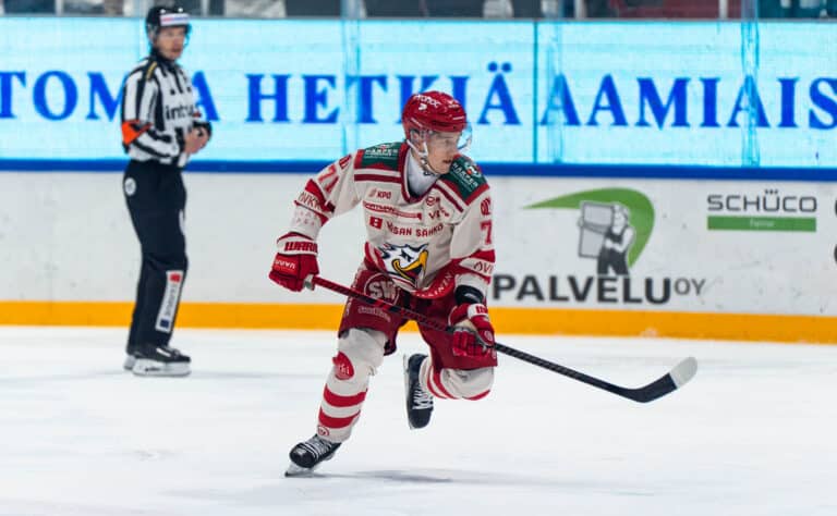 Sportin tyhjennysmyynti kiihtyy – tähtipelaaja siirtyy rahalla toiseen liigaseuraan Sportin tyhjennysmyynti kiihtyy – tähtipelaaja siirtyy rahalla toiseen liigaseuraan