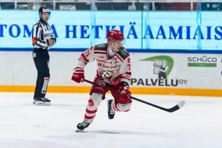 Sportin tyhjennysmyynti kiihtyy – tähtipelaaja siirtyy rahalla toiseen liigaseuraan