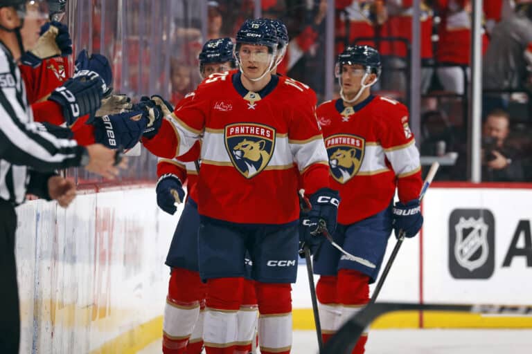 Suomalaistähden vahva alkukausi NHL:ssä kerää kehuja – ”Odotamme häneltä paljon”
