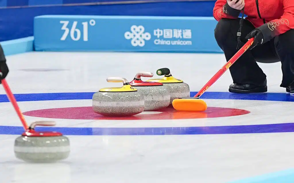 ”Dildo-Alan” lähellä olympiapaikkaa – uskomaton tarina seksivälinekauppiaan noususta Milano Cortinan porteille