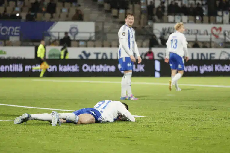 Jalkapalloselostajalta tiukka linjaus HJK:n mahalaskusta
