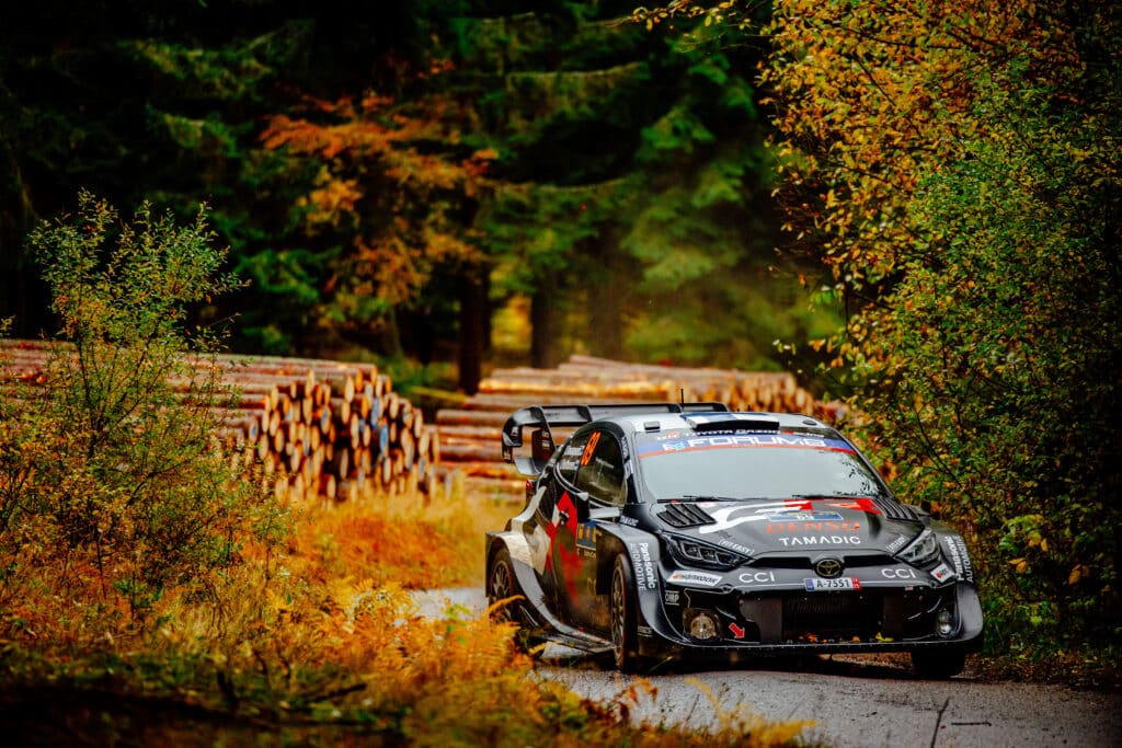 Toyota-tähdet hurjassa MM-taistelussa - tallin johto teki asiat selviksi Toyota-tähdet hurjassa MM-taistelussa – tallin johto teki asiat selviksi