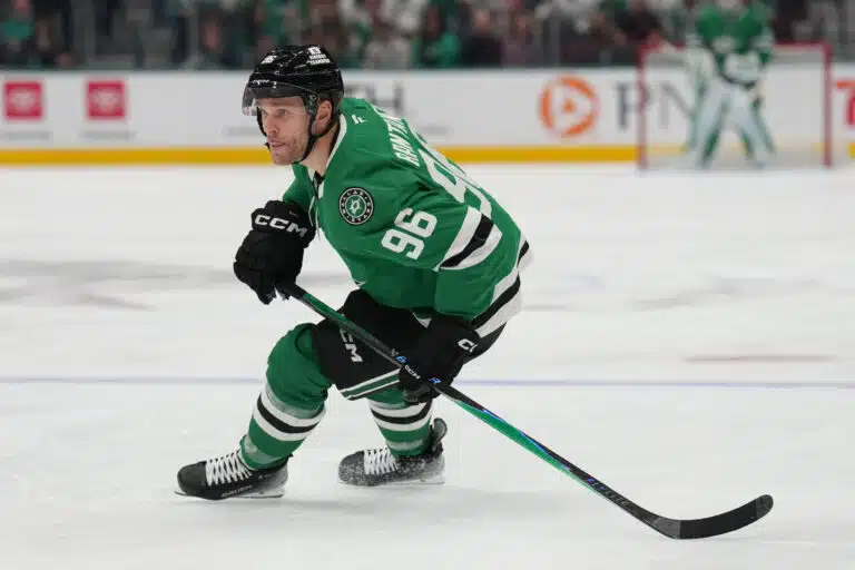 Mikko Rantanen iski upean osuman NHL:n ”suomalaisottelussa”