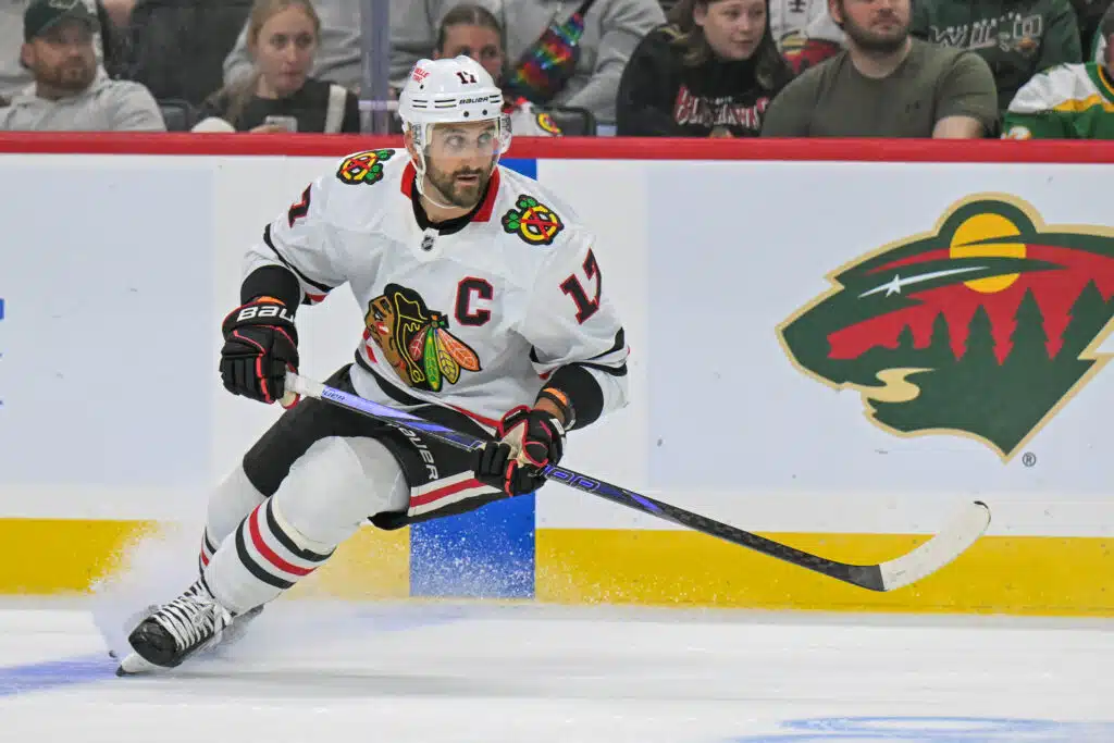 NHL-joukkueen kapteeni sivuun peleistä – taustalla perhesyyt