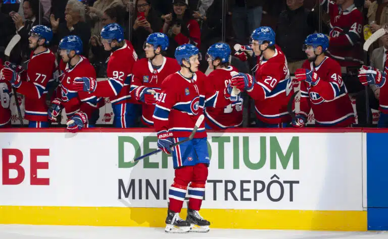 Oliver Kapanen avasi maalivireensä salaisuutta – ”Tykkään aiheuttaa kaaosta”