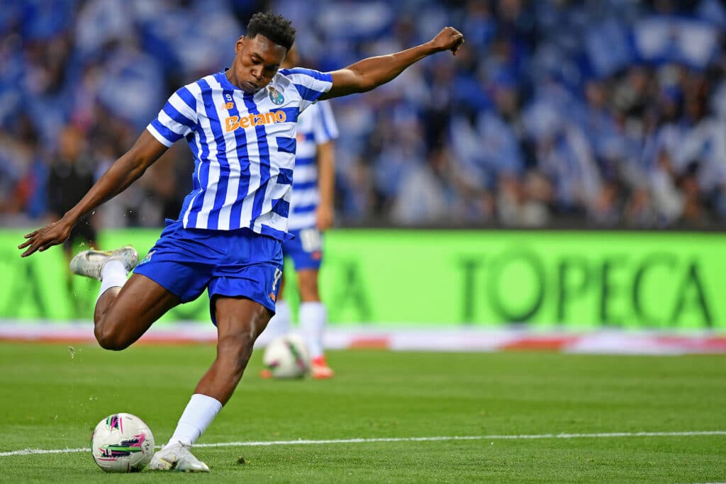 Chelsea valmis iskemään 100 miljoonaa pöytään hyökkääjästä