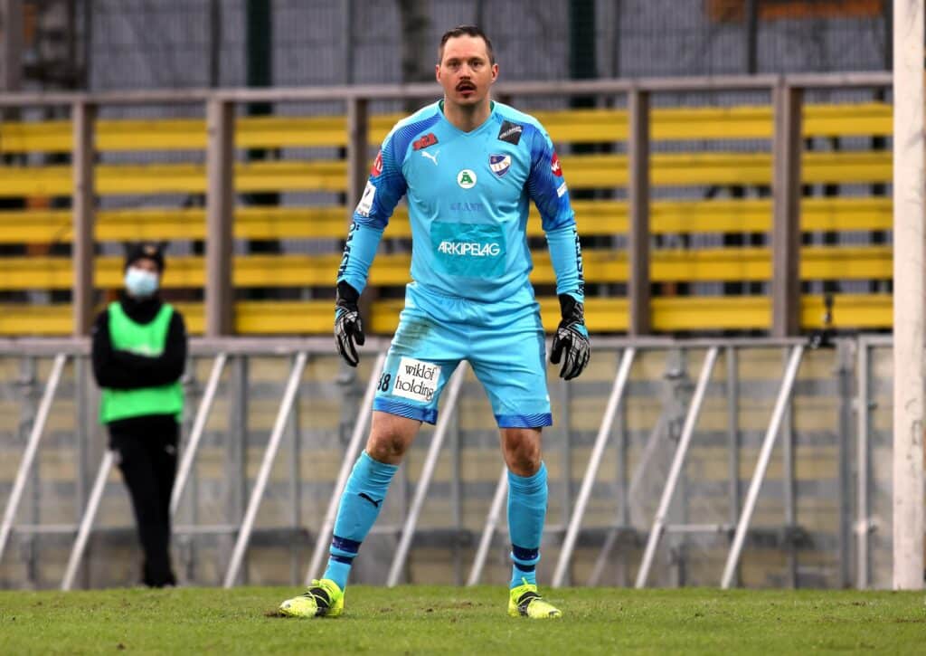 Mitä ihmettä? Suomen mestari ilmestyi musiikkivideolle