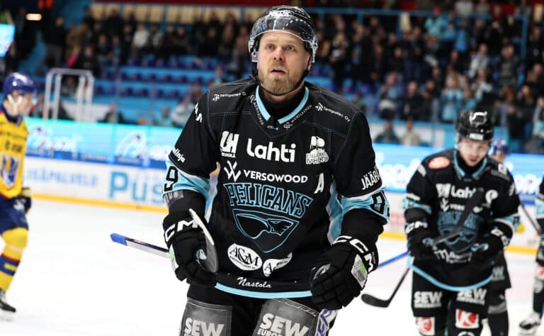 Petri Matikainen sai vasaran työkalupakkiin