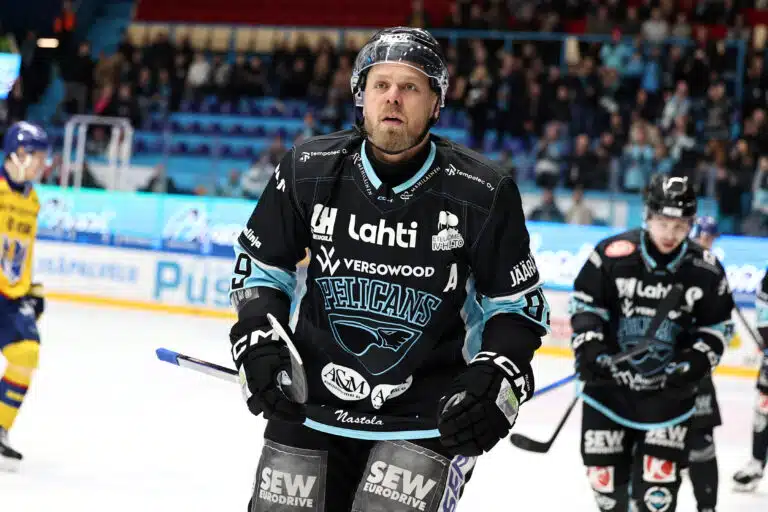 Petri Matikainen sai vasaran työkalupakkiin