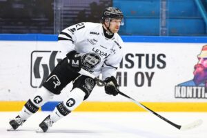 Jokerit palasi maan pinnalle – TPS kaatoi narripaidat puolityhjässä hallissa