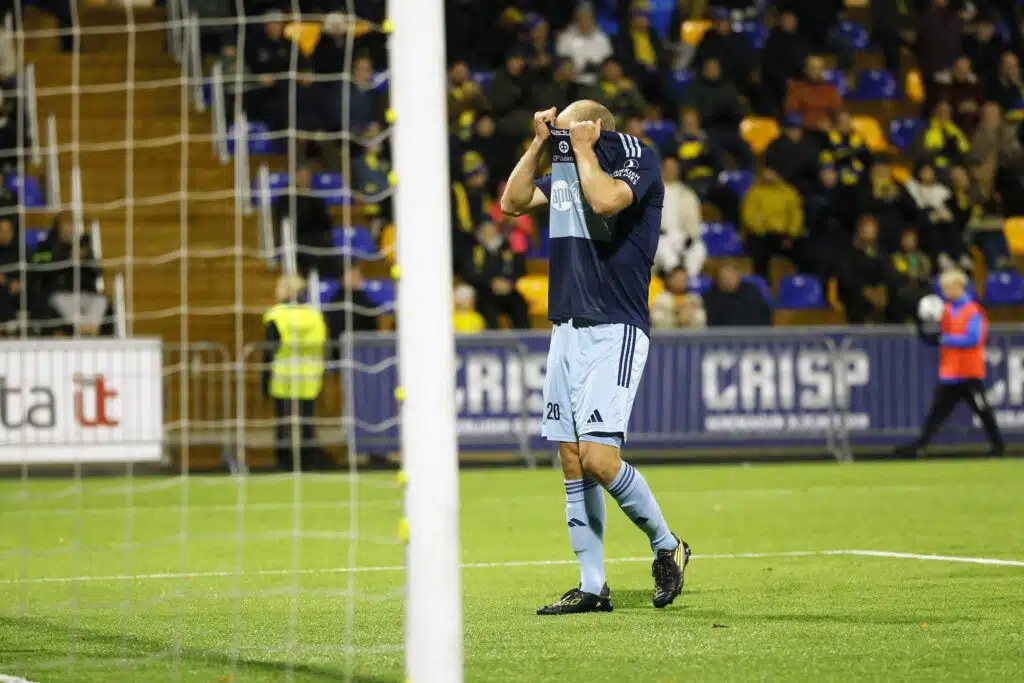 Mikä oli totuus Gnistanin katsomosta? – HJK:n väellä eri näkemys