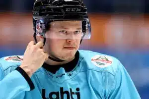 Pelicans kiinnitti fyysisyyttä ja kamppailuvoimaa Pelicans kiinnitti fyysisyyttä ja kamppailuvoimaa