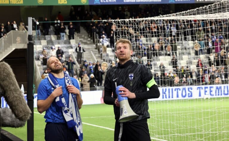 Lukas Hradecky halusi paeta mahdollisimman nopeasti Tampereelta Lukas Hradecky halusi paeta mahdollisimman nopeasti Tampereelta