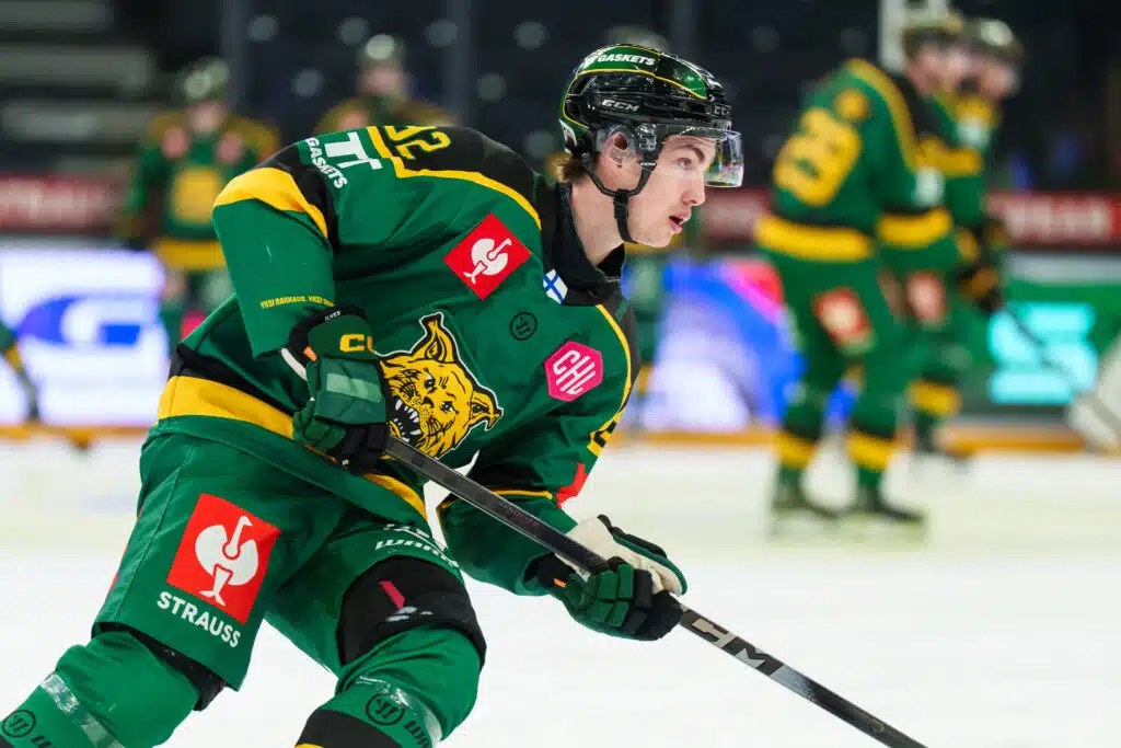 Ilvekselle satumainen alku CHL:ssä – kanadalaistähti veivasi hurjan osuman