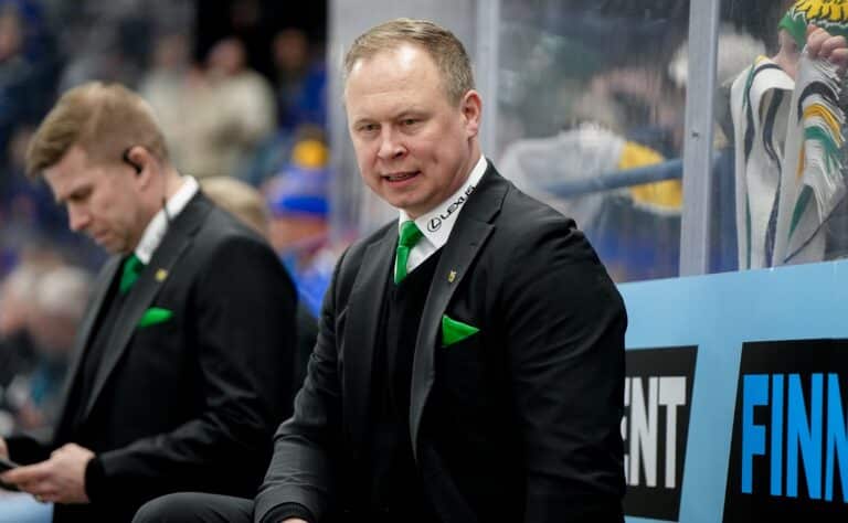 Tommi Niemelältä karu kuvaus Ilveksen arjesta Tommi Niemelältä karu kuvaus Ilveksen arjesta