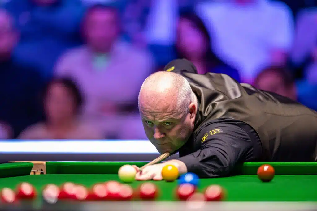 Snookertähti haukkui olosuhteet Snookertähti haukkui olosuhteet