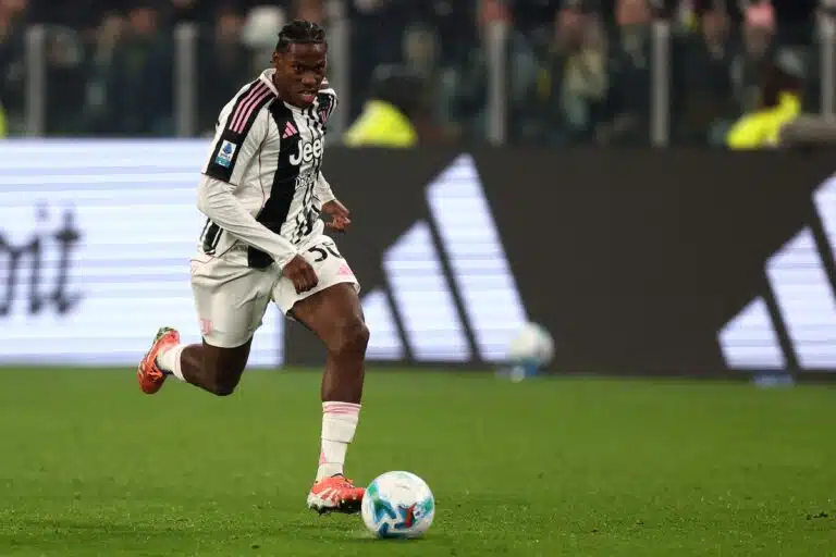 Valioliigan jättiläiset virittelevät siirtoiskua – raju pudotus hierarkiassa