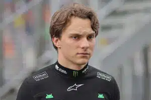 F1-tähti Oscar Piastri sai hämmentävän kunnianosoituksen F1-tähti Oscar Piastri sai hämmentävän kunnianosoituksen