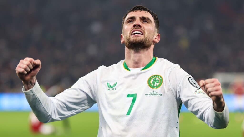 Rajua draamaa jalkapallon MM-karsinnoissa – viime hetkien sankari kyynelehti