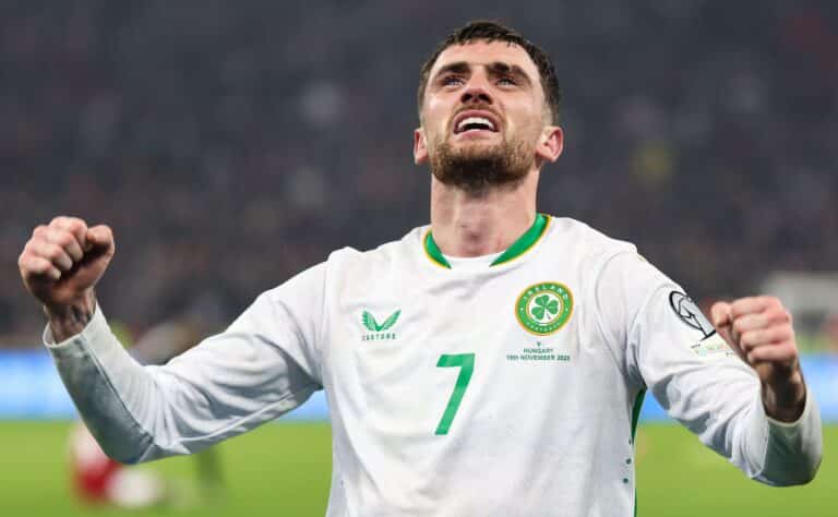 Rajua draamaa jalkapallon MM-karsinnoissa - viime hetkien sankari kyynelehti Rajua draamaa jalkapallon MM-karsinnoissa – viime hetkien sankari kyynelehti