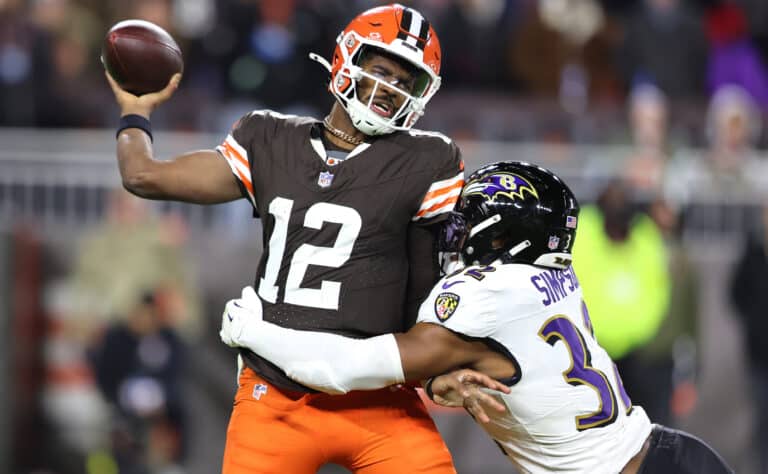 Legendan poika pääsee valokeilaan - jalkapallolupaus debytoi Legendan poika pääsee valokeilaan – jalkapallolupaus debytoi