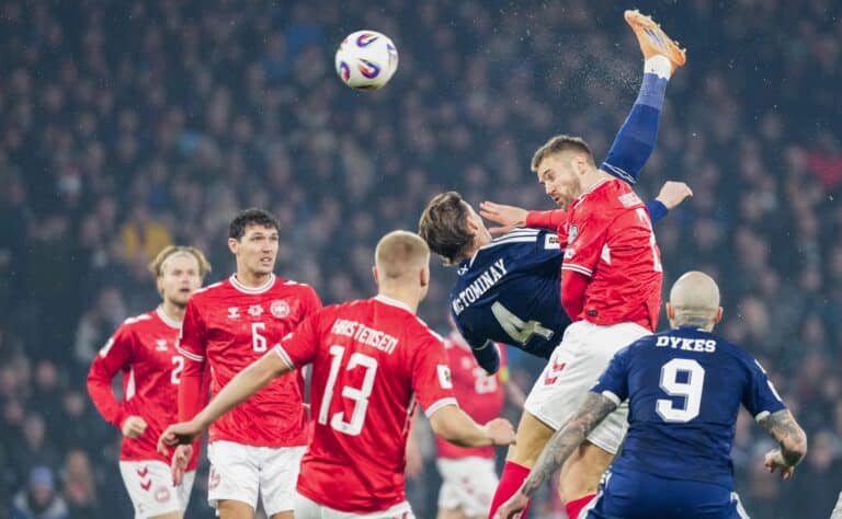 Arsenal juonii yllätyskaappausta Arsenal juonii yllätyskaappausta